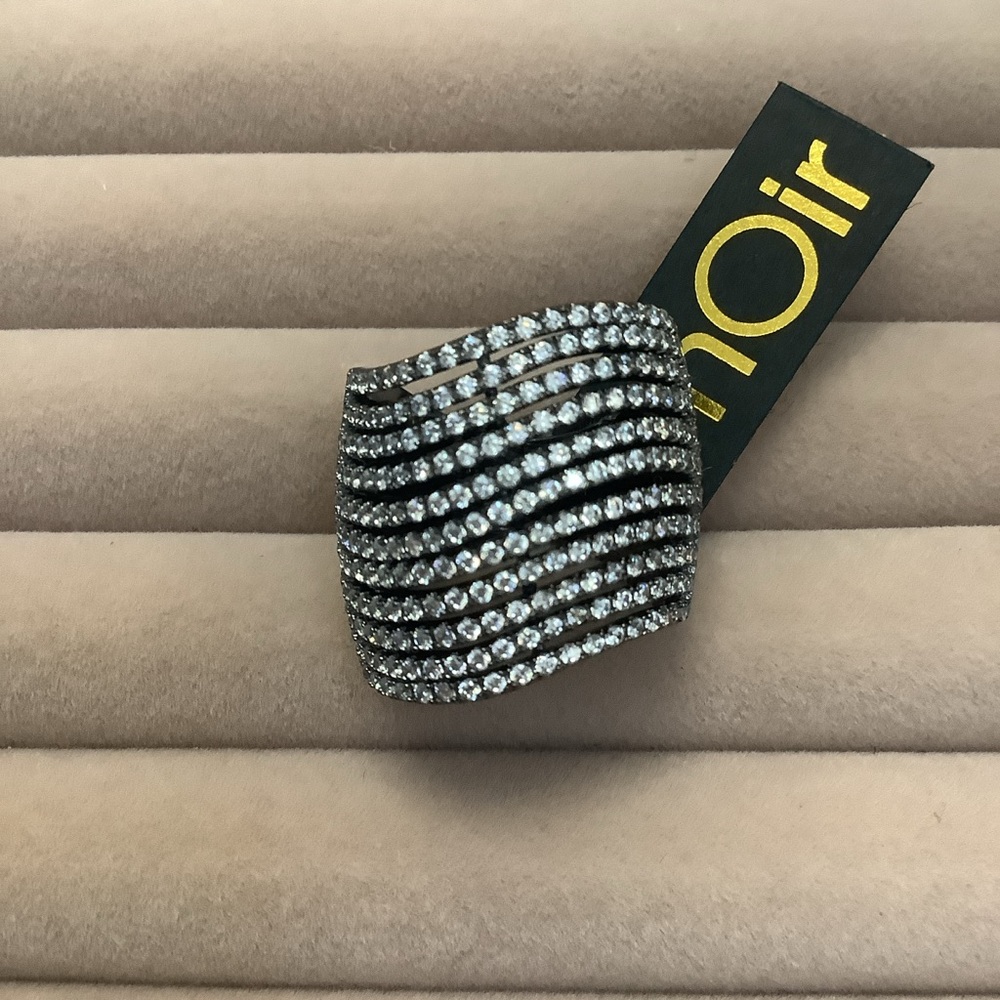 NWT NOIR STATEMENT RING
Solid brass plated in Gunmetal with CZ stones